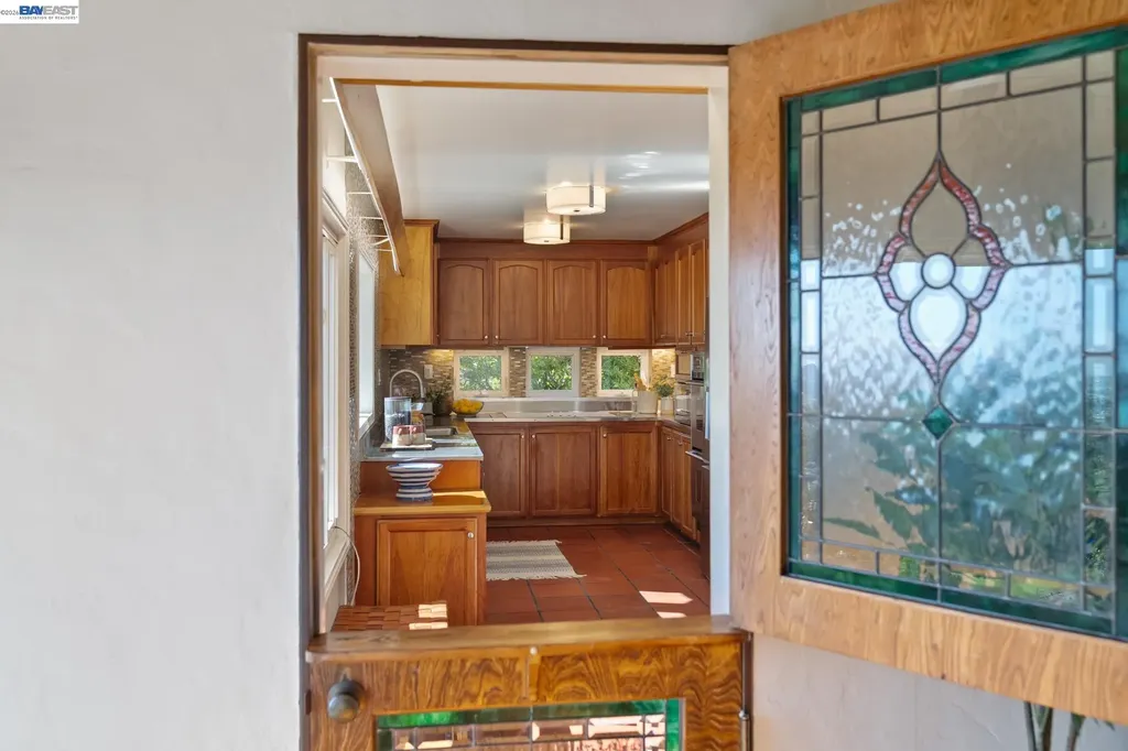 5725 Chelton Drive Oakland CA 94611