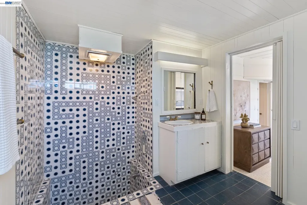 5725 Chelton Drive Oakland CA 94611