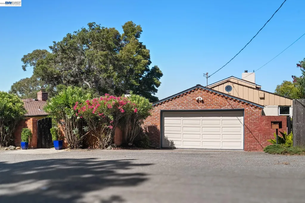 5725 Chelton Drive Oakland CA 94611