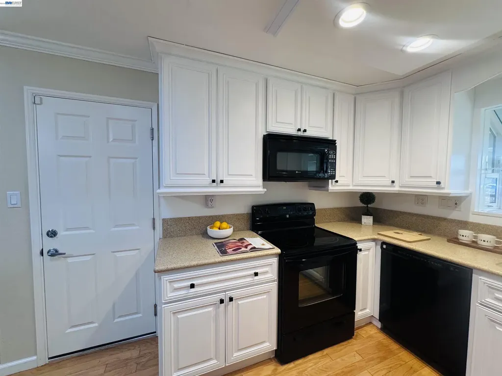 32301 Ruth Court Union City CA 94587