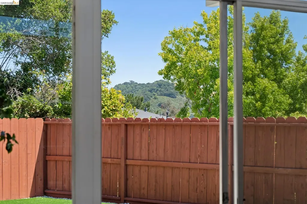 5531 Greenridge Road Castro Valley CA 94552