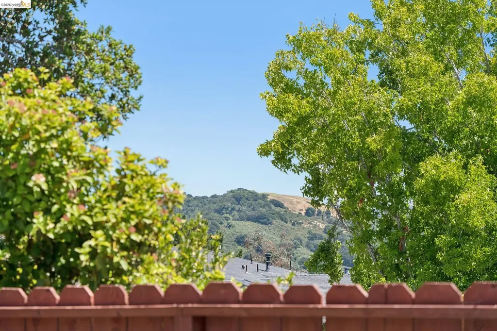 5531 Greenridge Road Castro Valley CA 94552