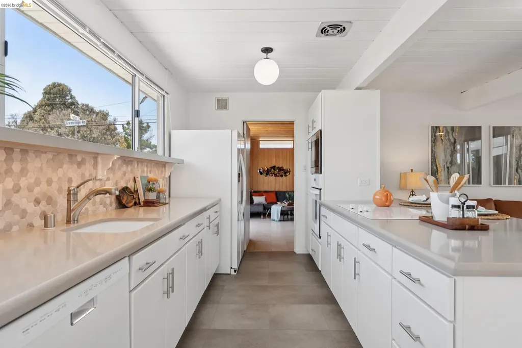 5531 Greenridge Road Castro Valley CA 94552