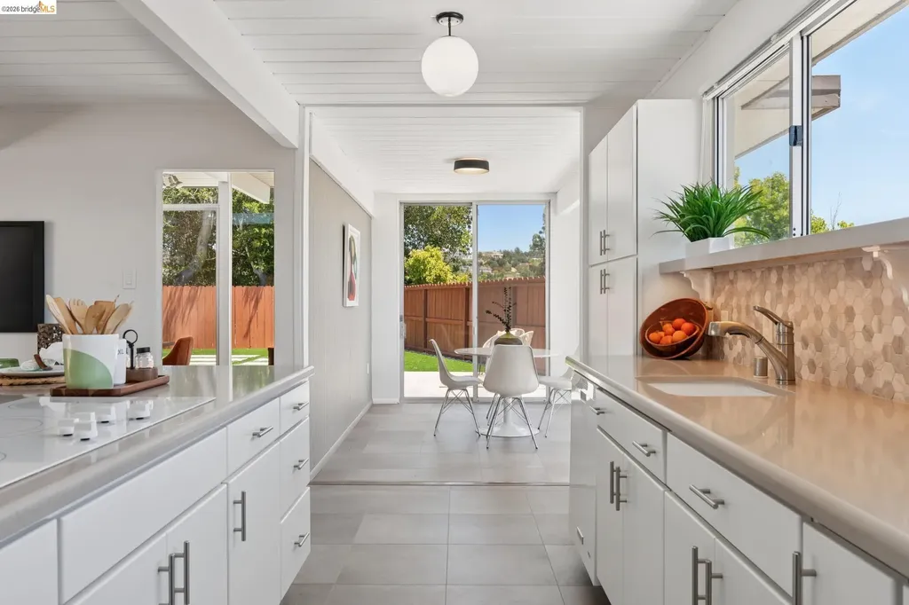 5531 Greenridge Road Castro Valley CA 94552