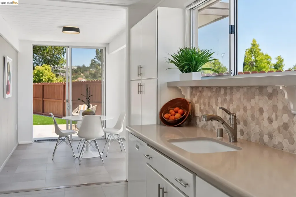 5531 Greenridge Road Castro Valley CA 94552
