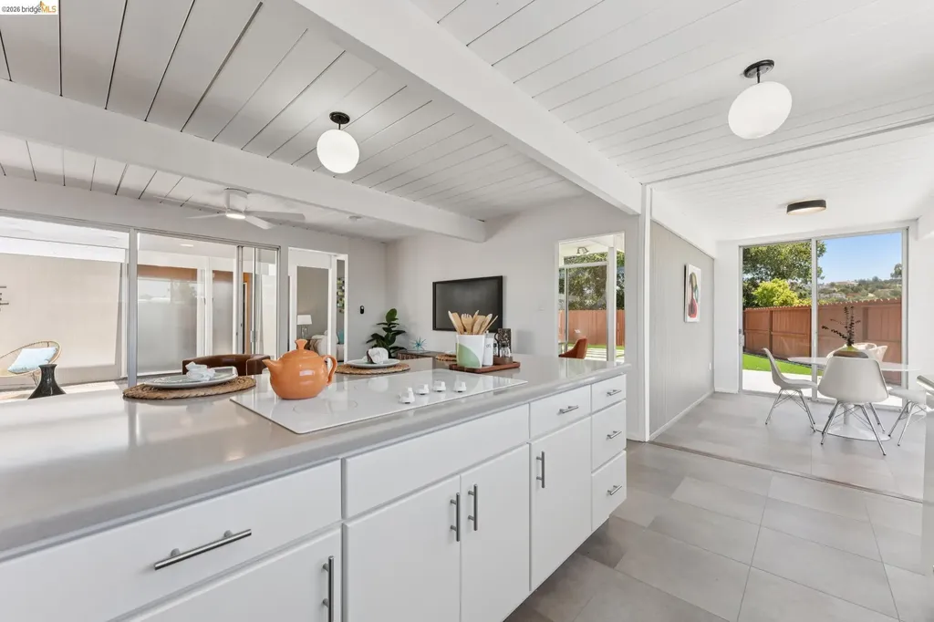 5531 Greenridge Road Castro Valley CA 94552
