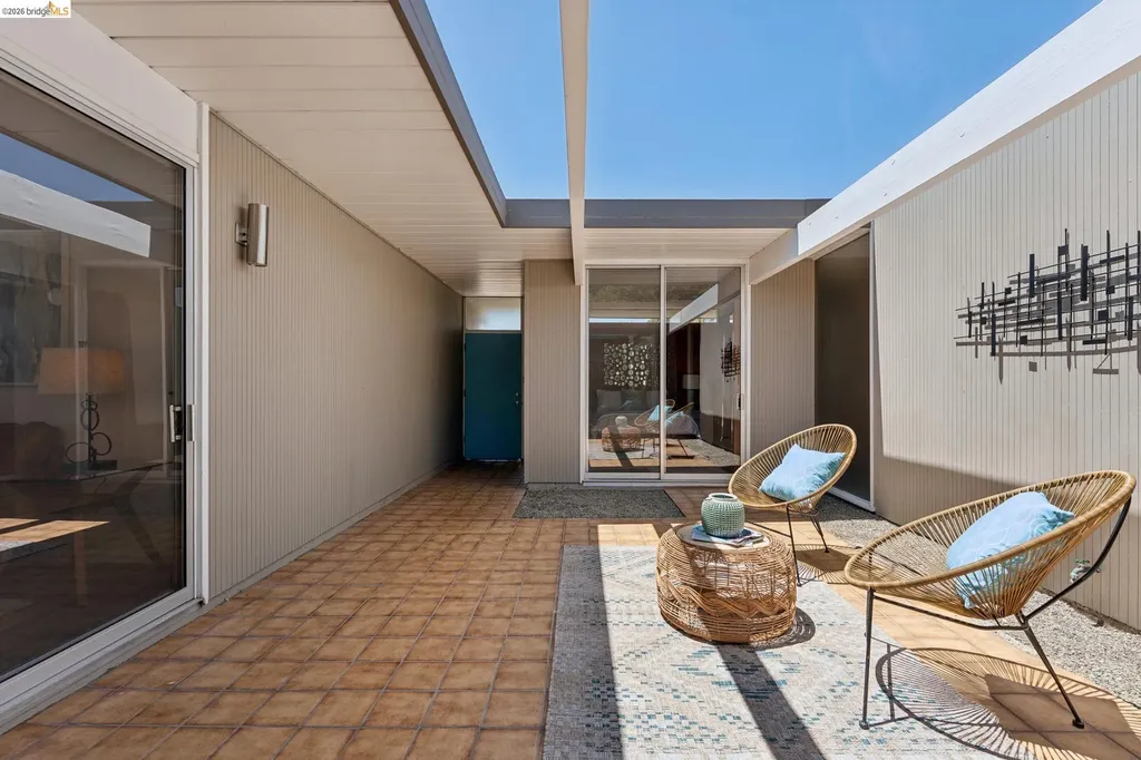 5531 Greenridge Road Castro Valley CA 94552