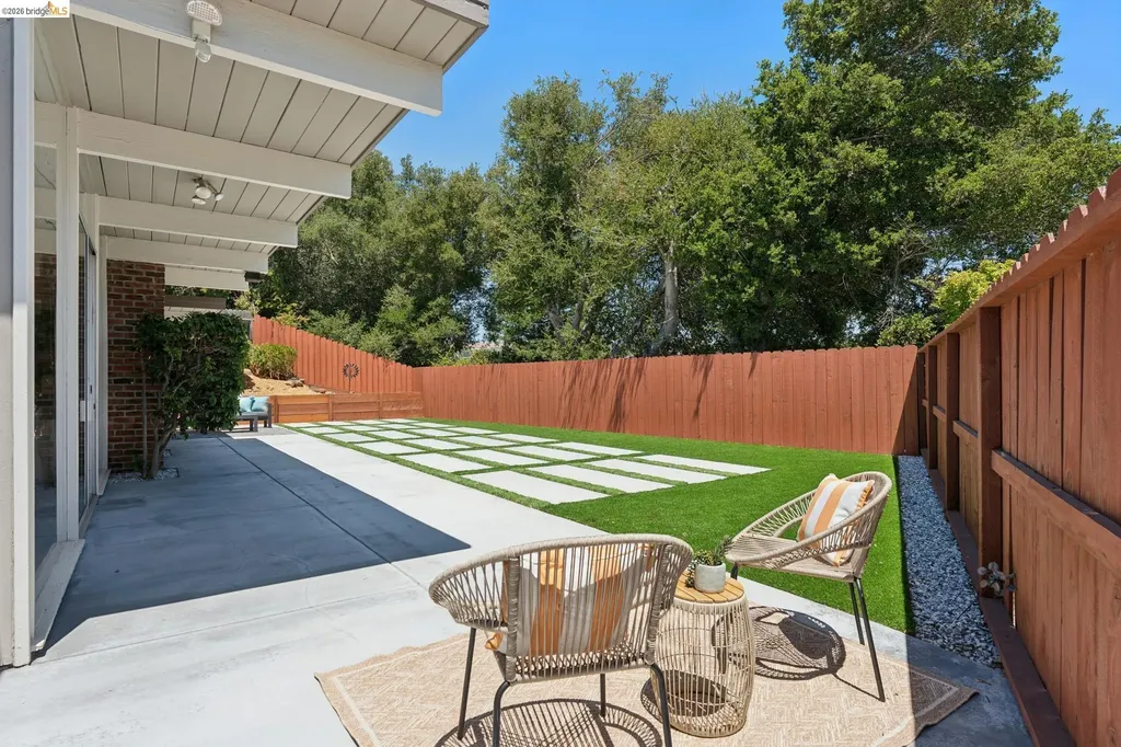 5531 Greenridge Road Castro Valley CA 94552