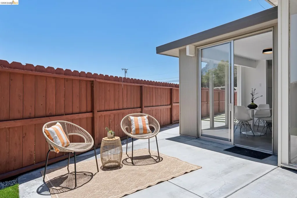 5531 Greenridge Road Castro Valley CA 94552