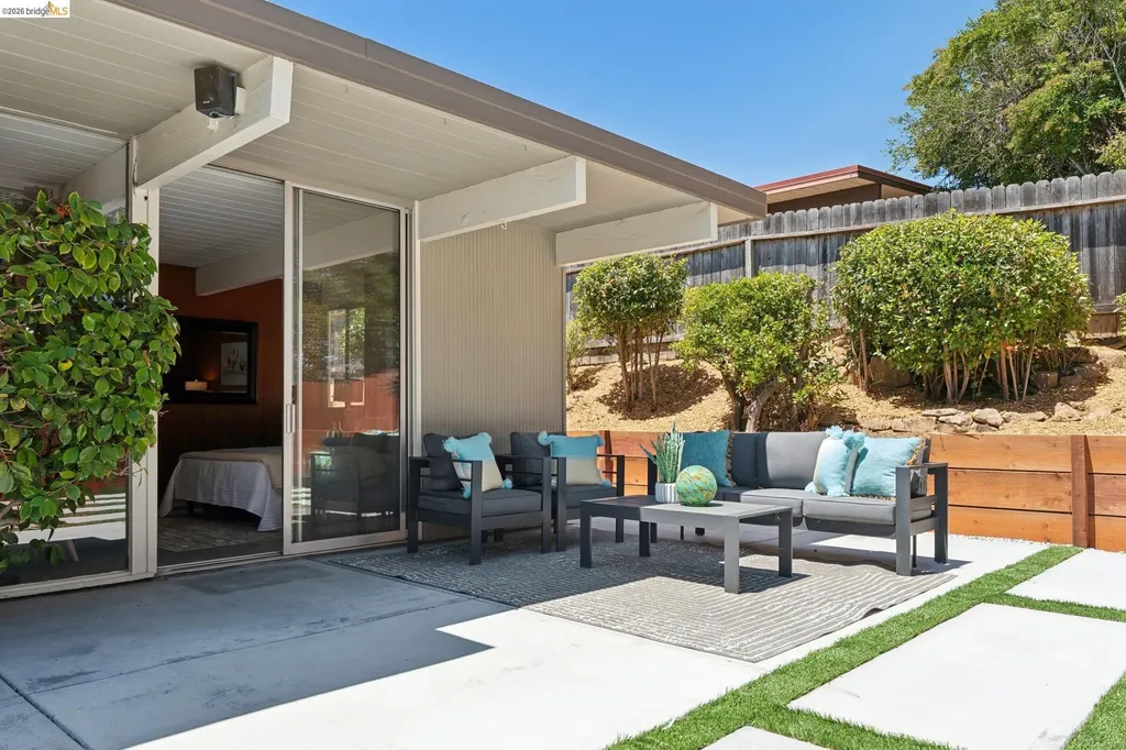 5531 Greenridge Road Castro Valley CA 94552