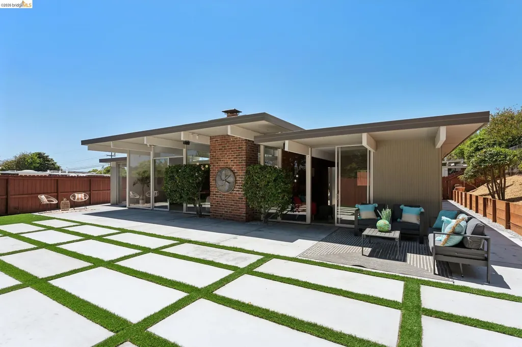 5531 Greenridge Road Castro Valley CA 94552