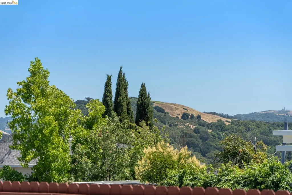 5531 Greenridge Road Castro Valley CA 94552