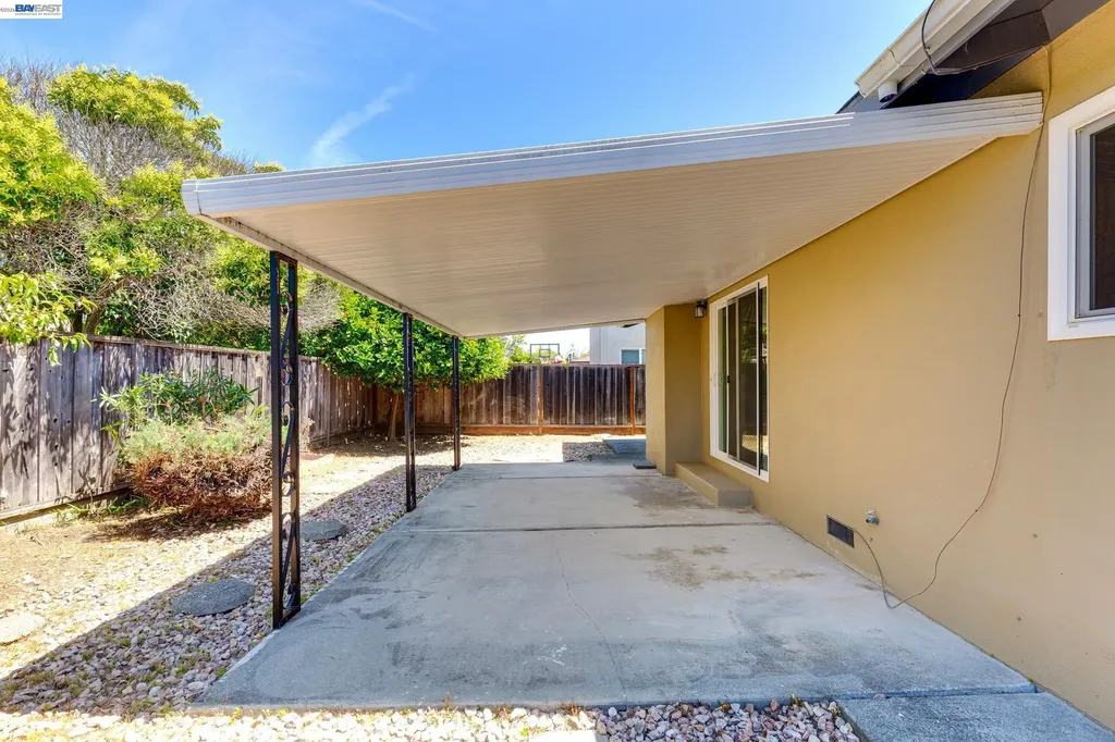 1017 Island Drive Alameda CA 94502