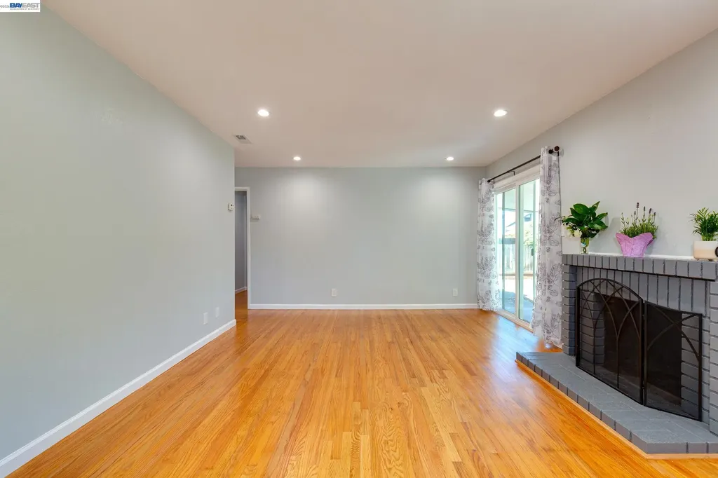 1017 Island Drive Alameda CA 94502