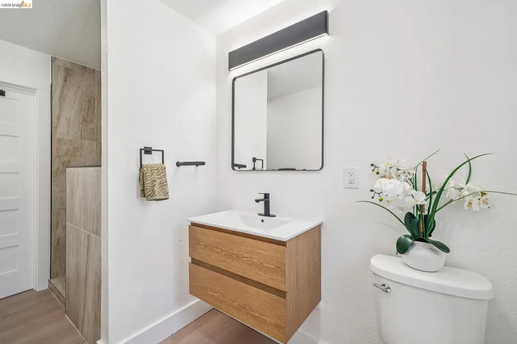 3223 Courtland Avenue Oakland CA 94619