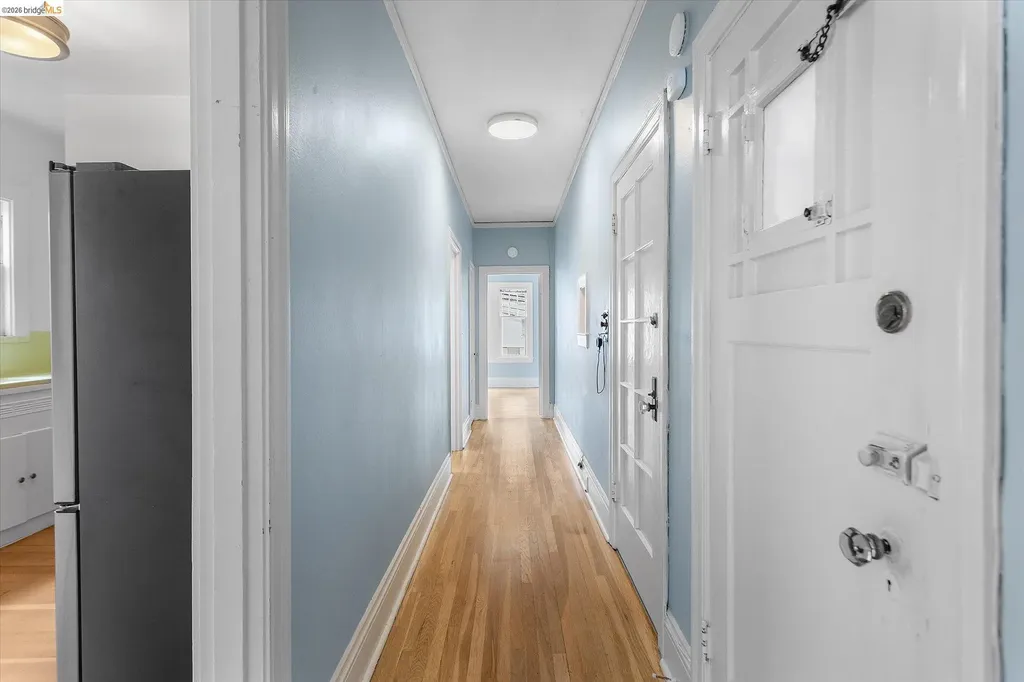647 Beacon Street Oakland CA 94610