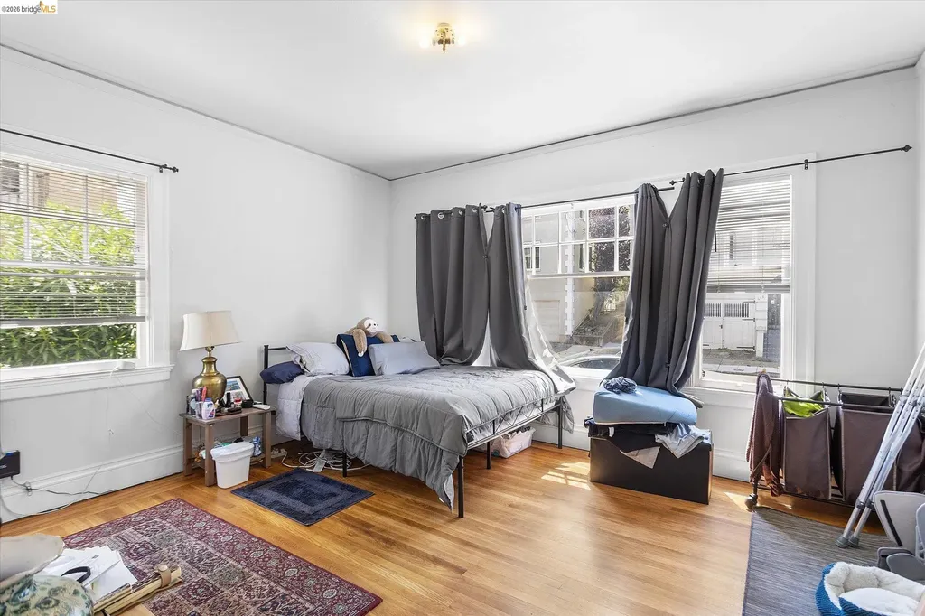 647 Beacon Street Oakland CA 94610
