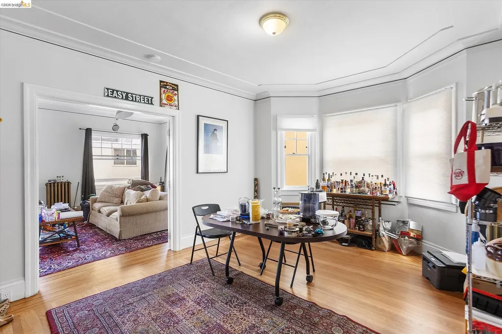 647 Beacon Street Oakland CA 94610