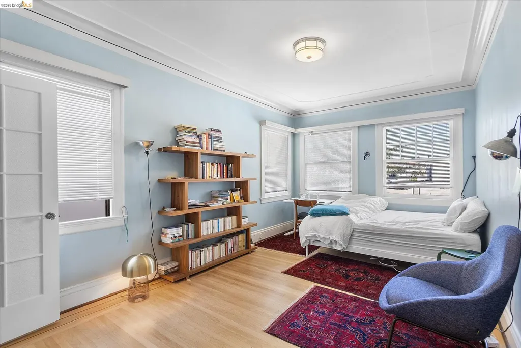 647 Beacon Street Oakland CA 94610