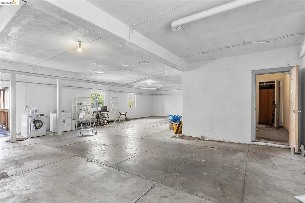 647 Beacon Street Oakland CA 94610