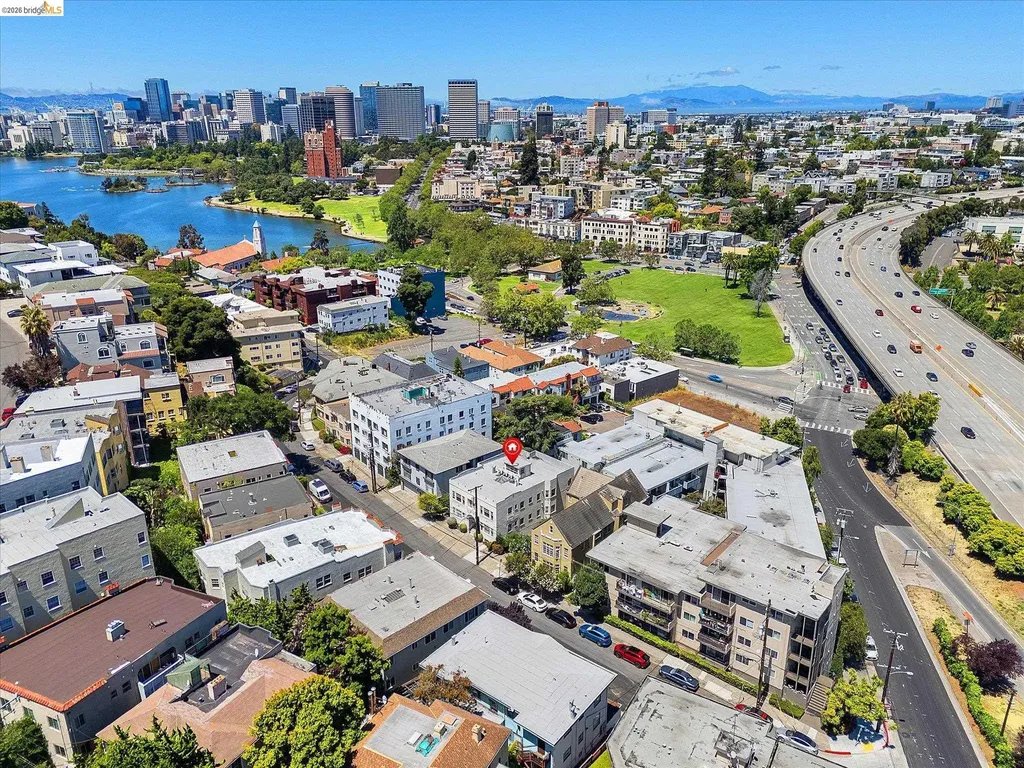 647 Beacon Street Oakland CA 94610