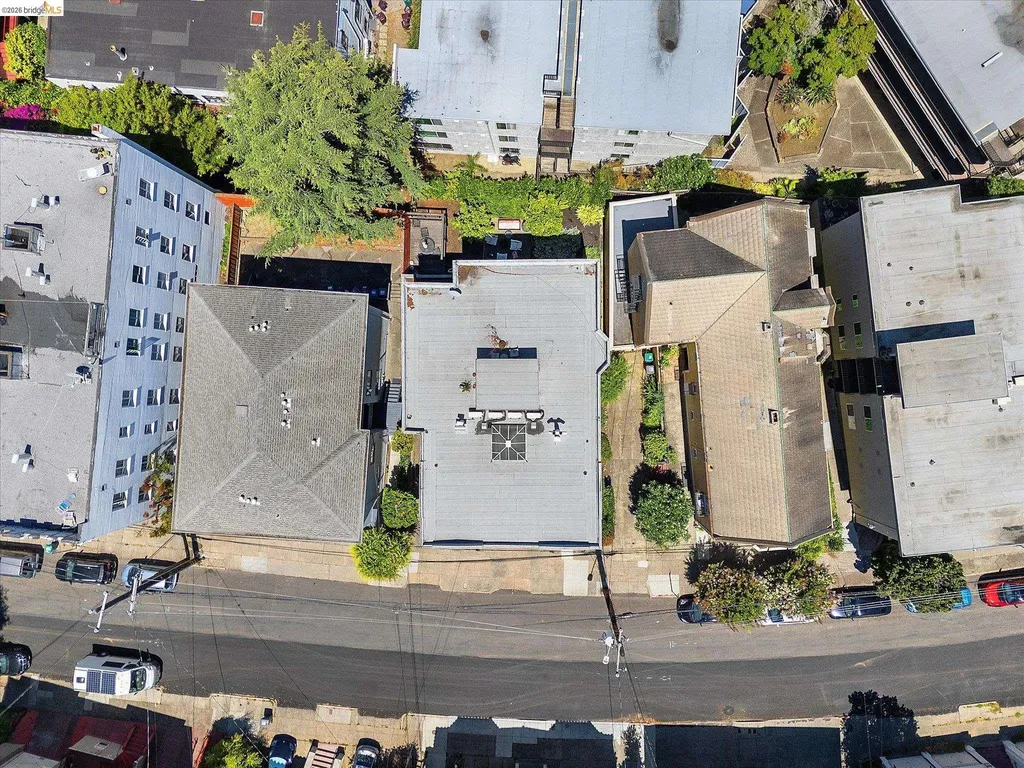 647 Beacon Street Oakland CA 94610