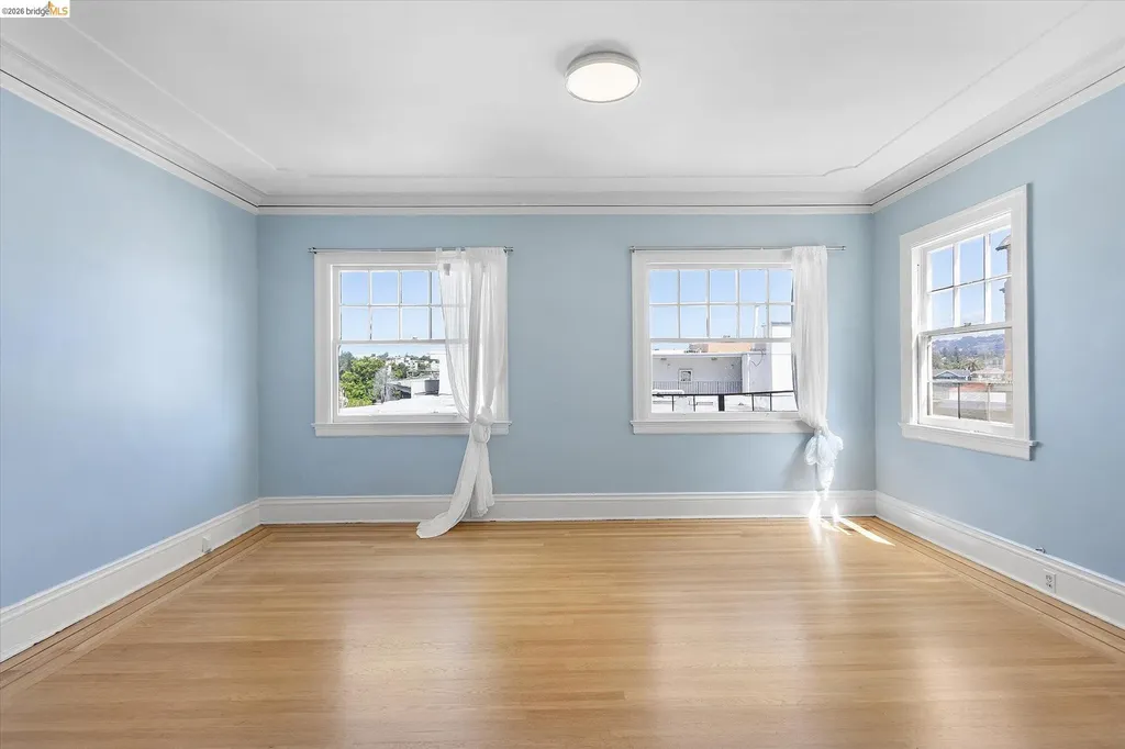 647 Beacon Street Oakland CA 94610