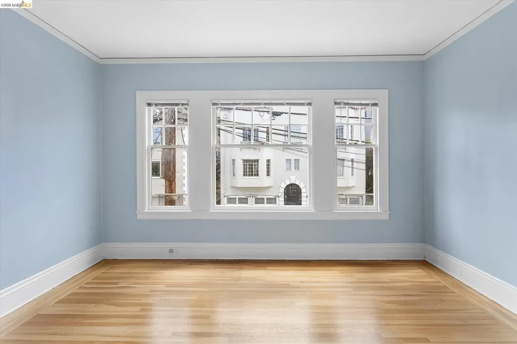 647 Beacon Street Oakland CA 94610