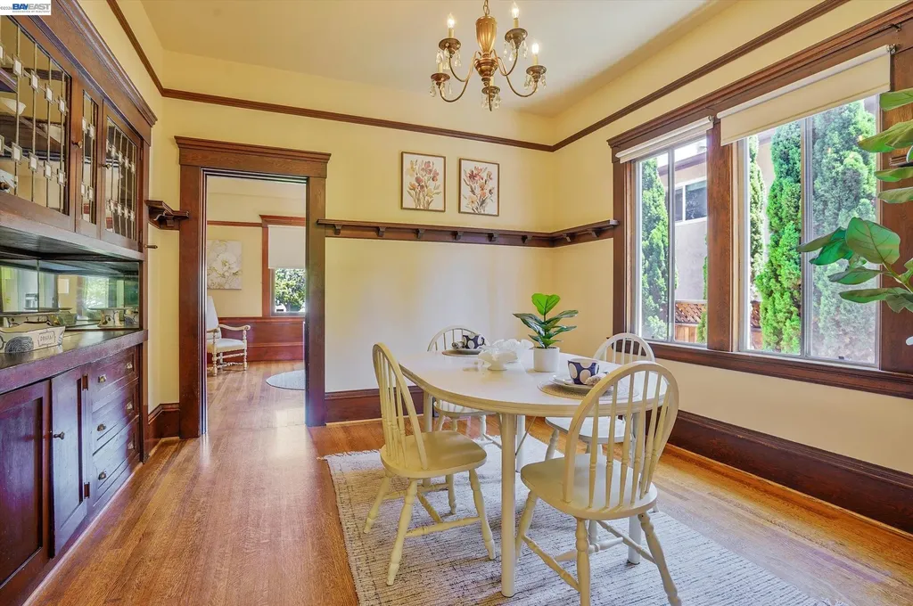 2056 Santa Clara Avenue Alameda CA 94501