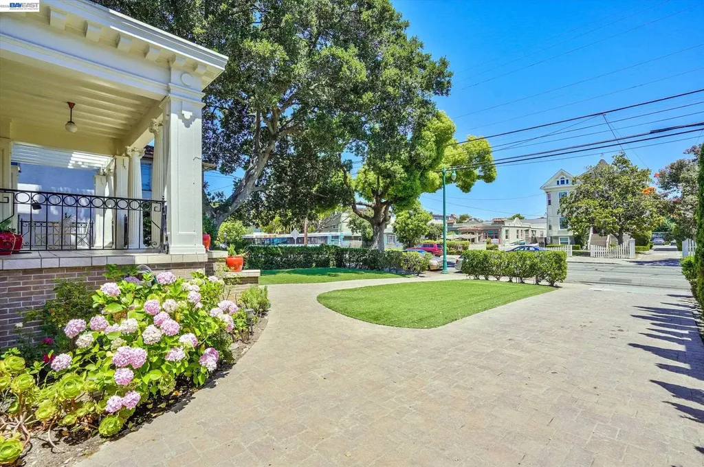 2056 Santa Clara Avenue Alameda CA 94501
