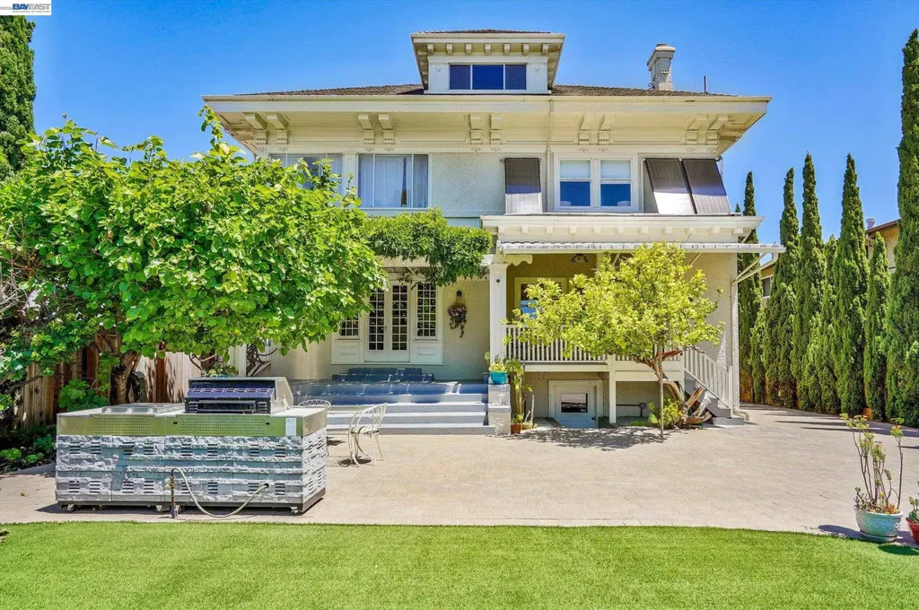2056 Santa Clara Avenue Alameda CA 94501