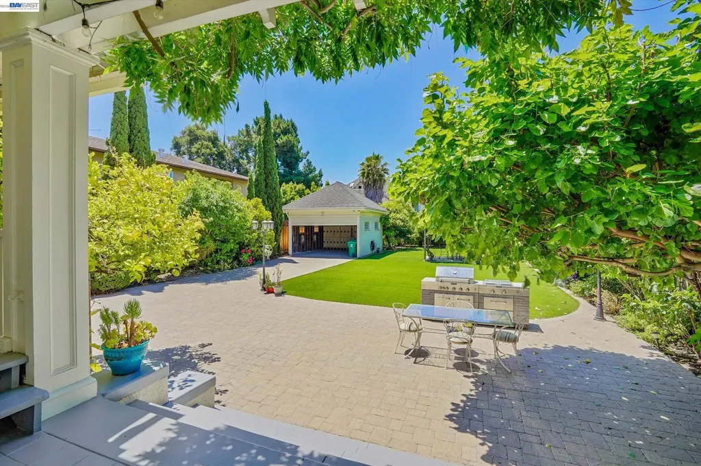2056 Santa Clara Avenue Alameda CA 94501