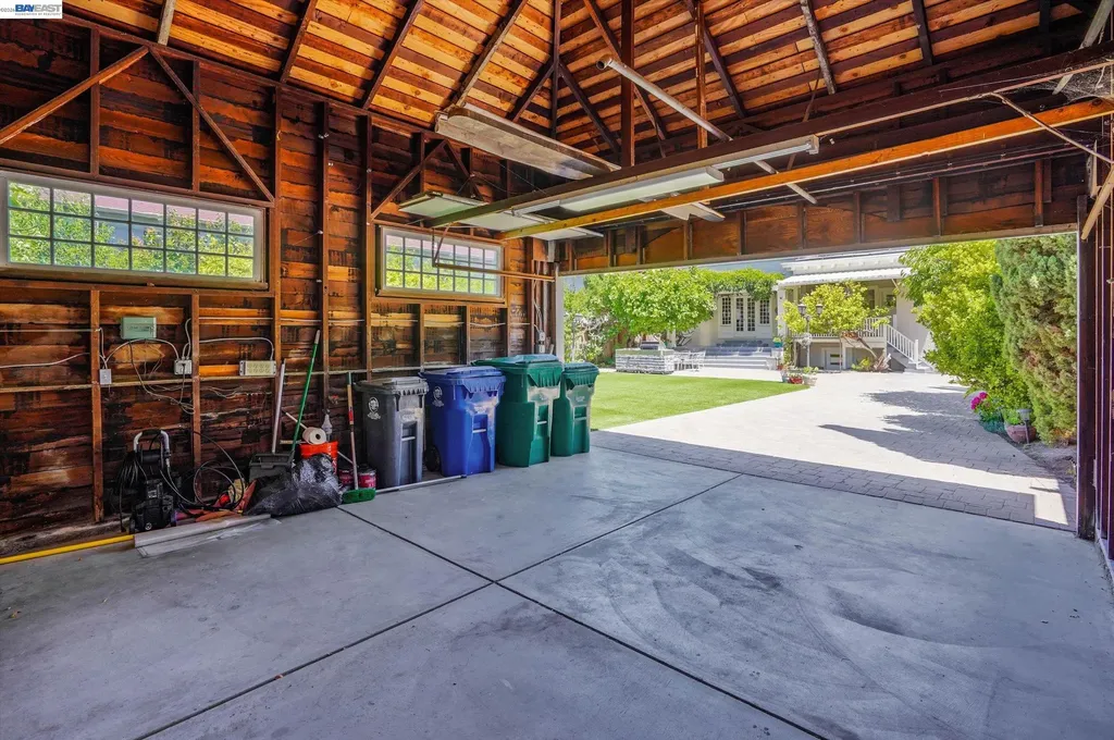 2056 Santa Clara Avenue Alameda CA 94501