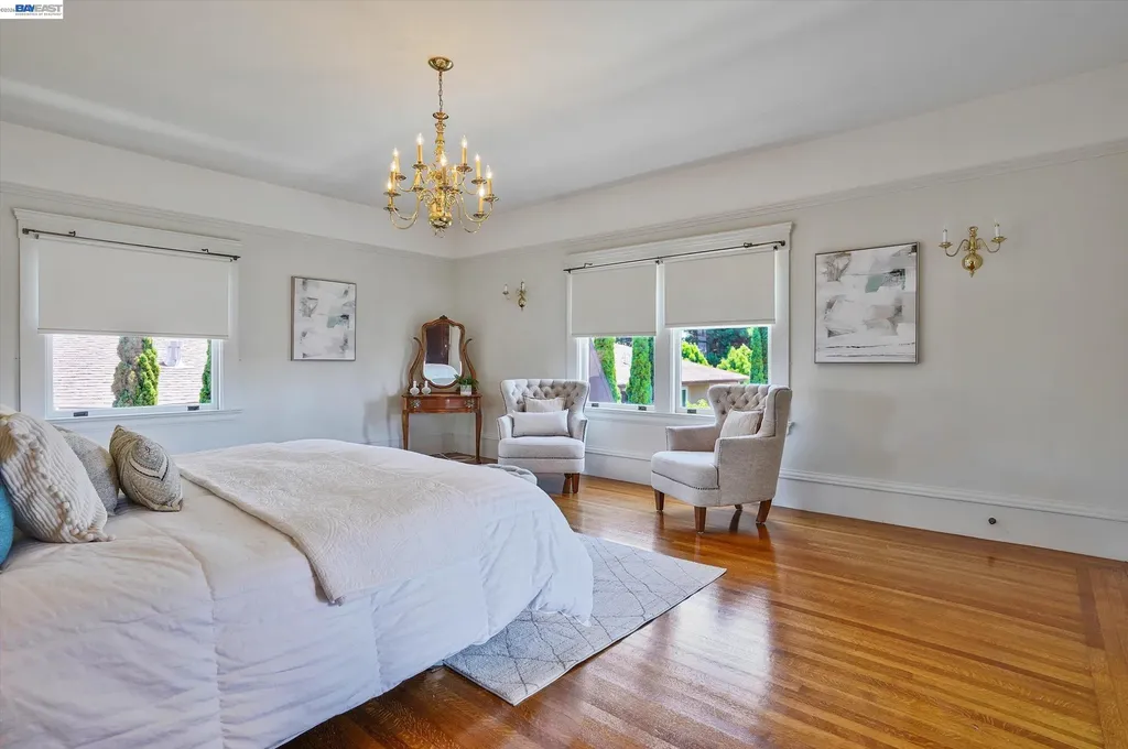 2056 Santa Clara Avenue Alameda CA 94501