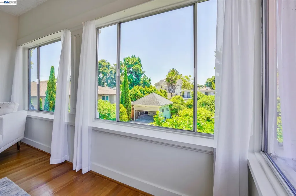 2056 Santa Clara Avenue Alameda CA 94501