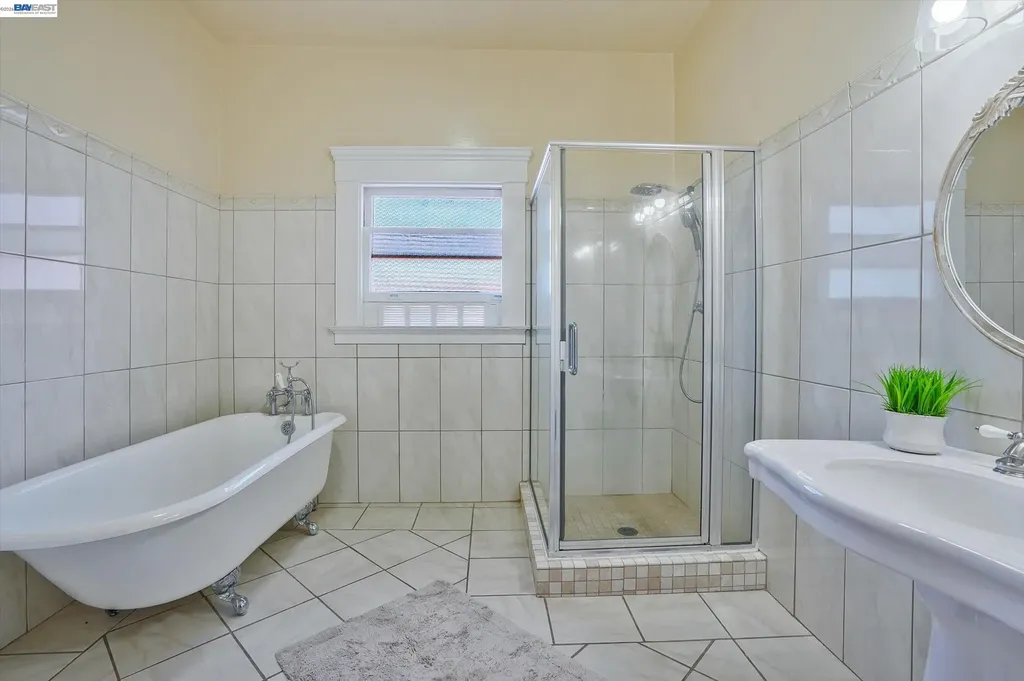2056 Santa Clara Avenue Alameda CA 94501