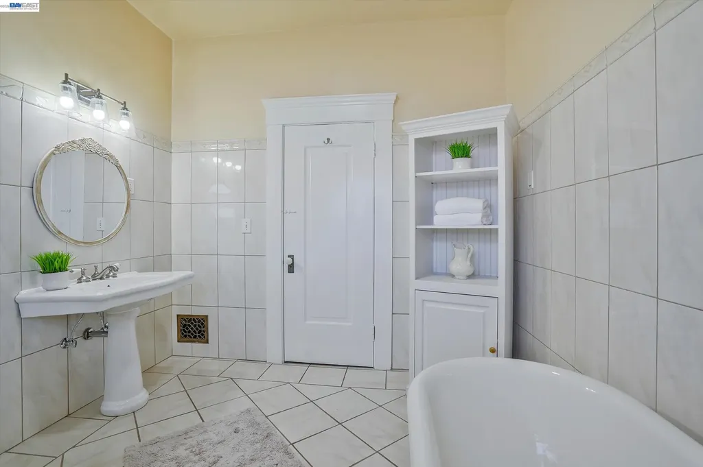 2056 Santa Clara Avenue Alameda CA 94501