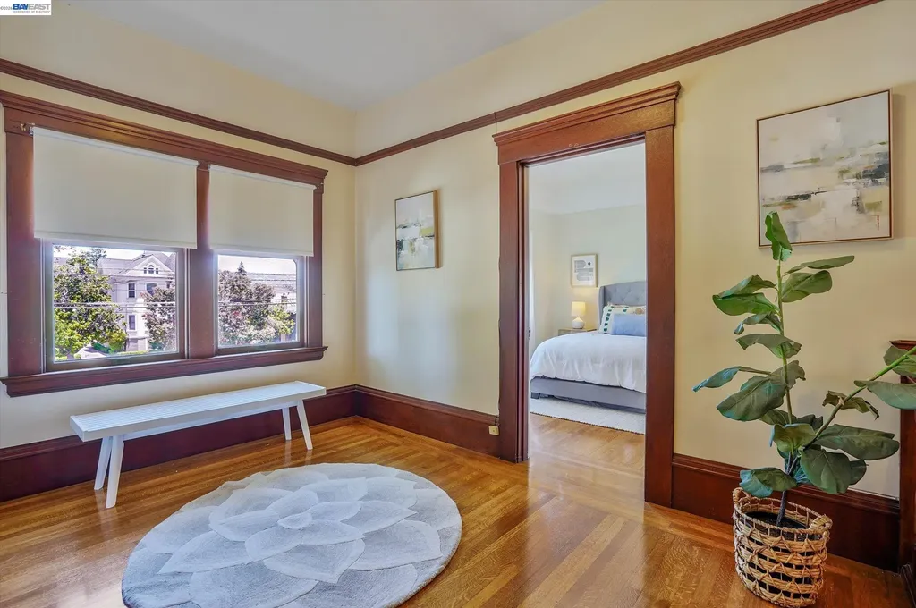 2056 Santa Clara Avenue Alameda CA 94501