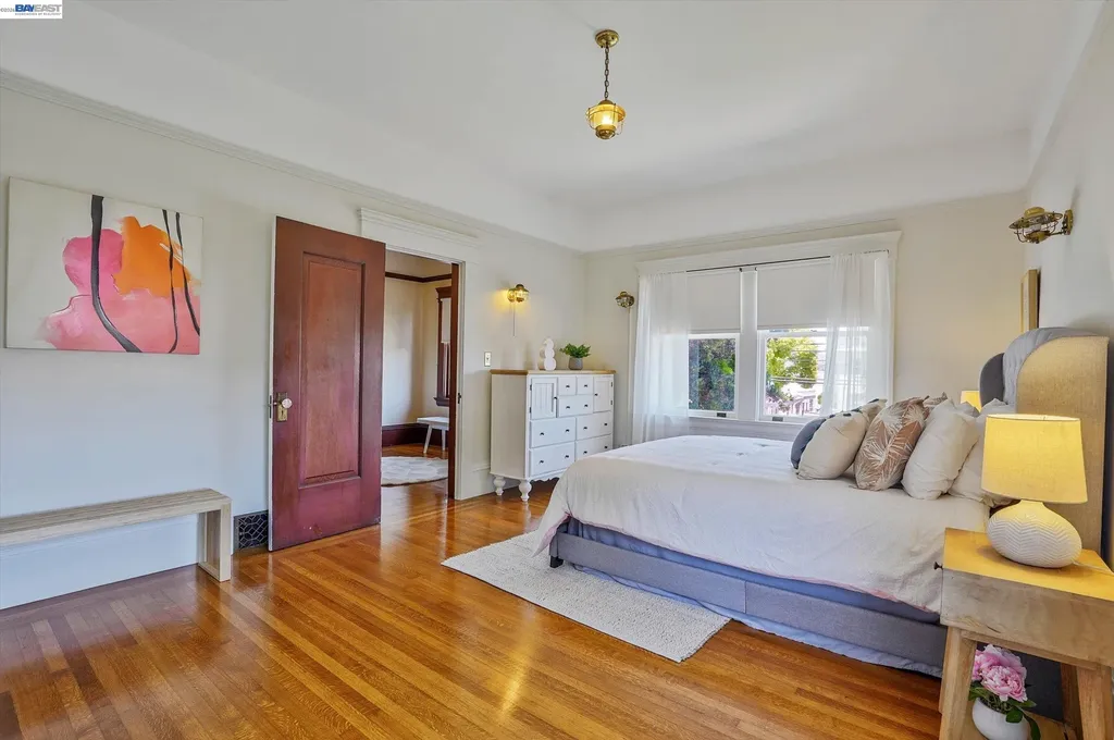 2056 Santa Clara Avenue Alameda CA 94501
