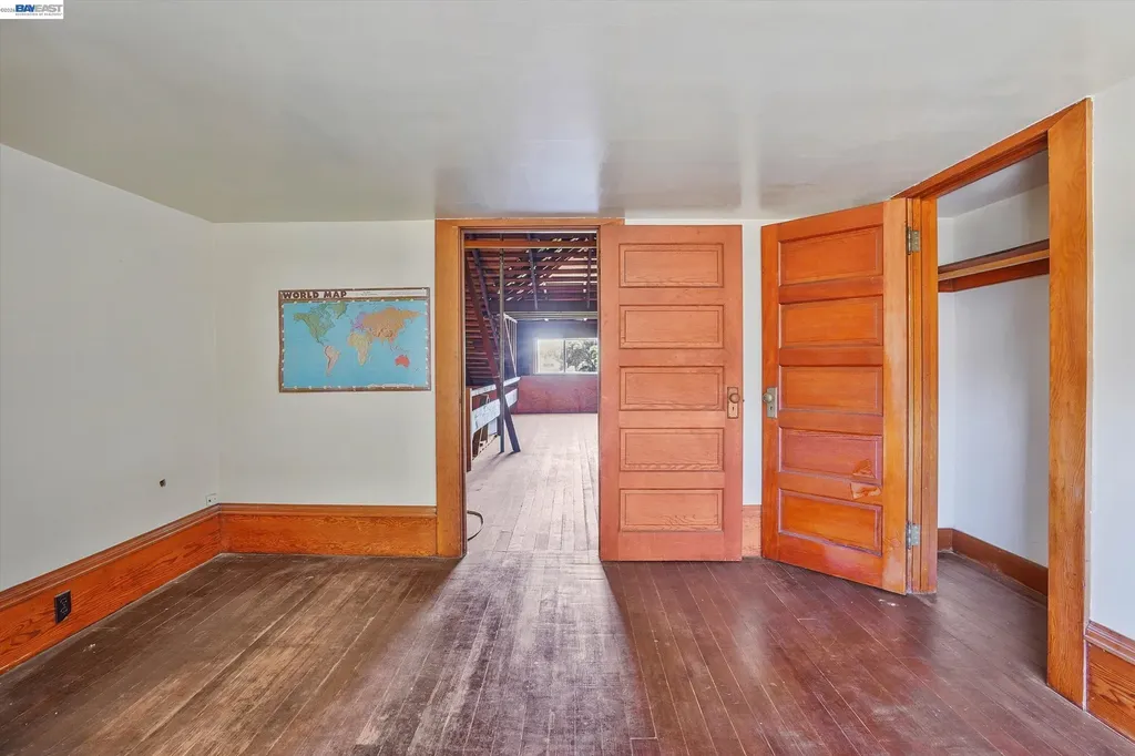 2056 Santa Clara Avenue Alameda CA 94501