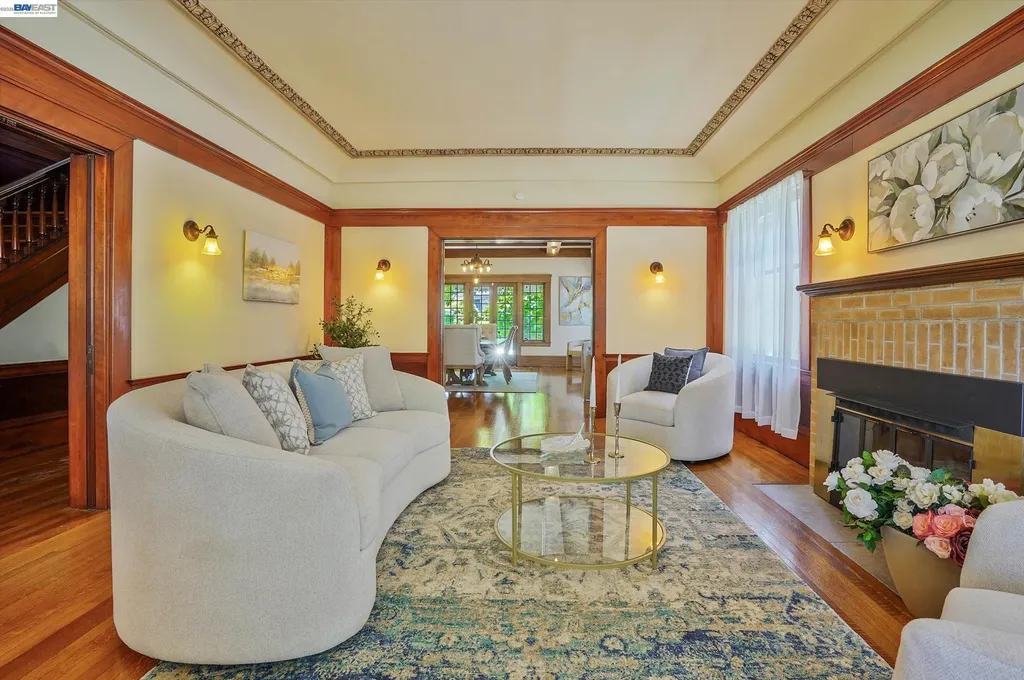 2056 Santa Clara Avenue Alameda CA 94501