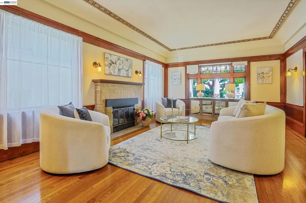 2056 Santa Clara Avenue Alameda CA 94501