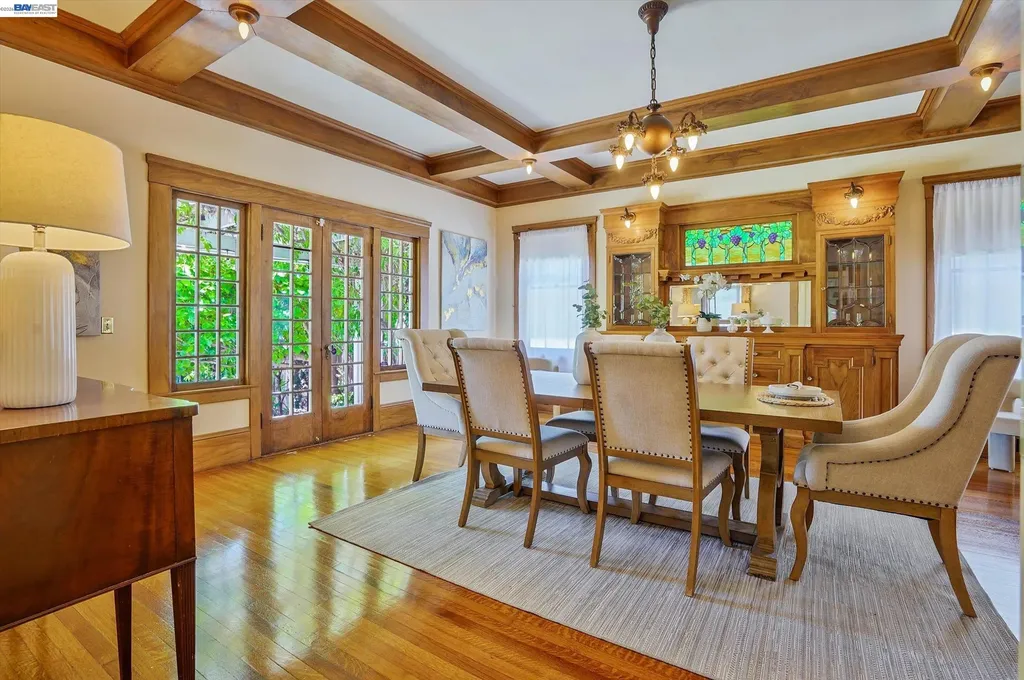 2056 Santa Clara Avenue Alameda CA 94501