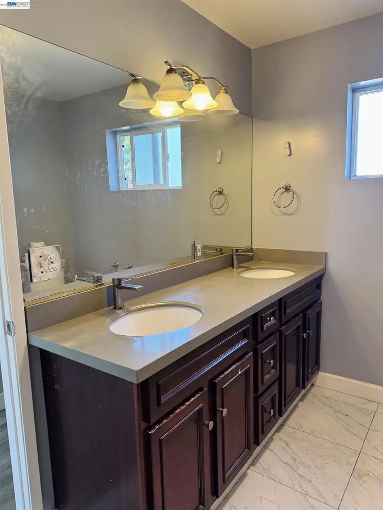 2102 Overhill Road Concord CA 94520
