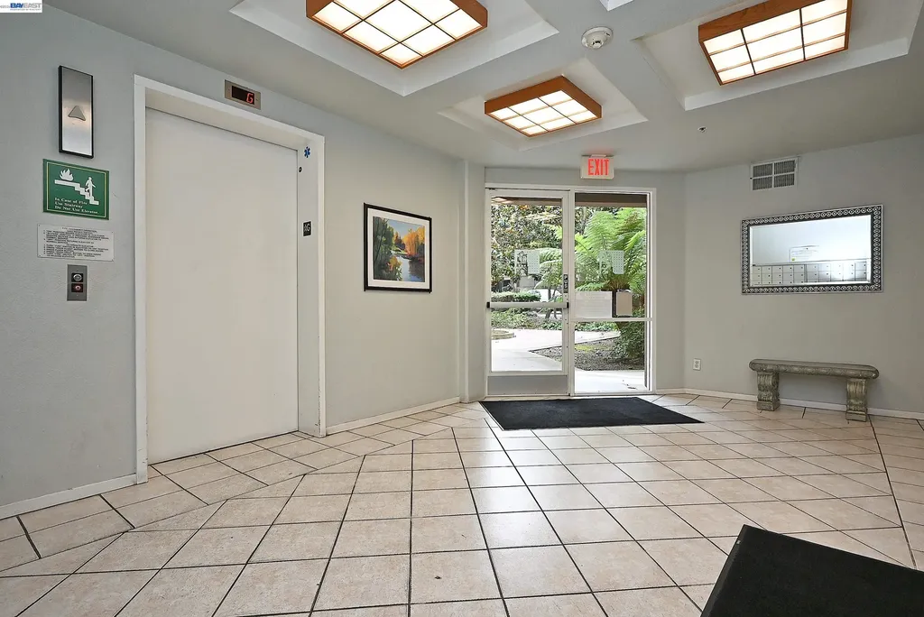 280 Caldecott Lane Oakland CA 94618