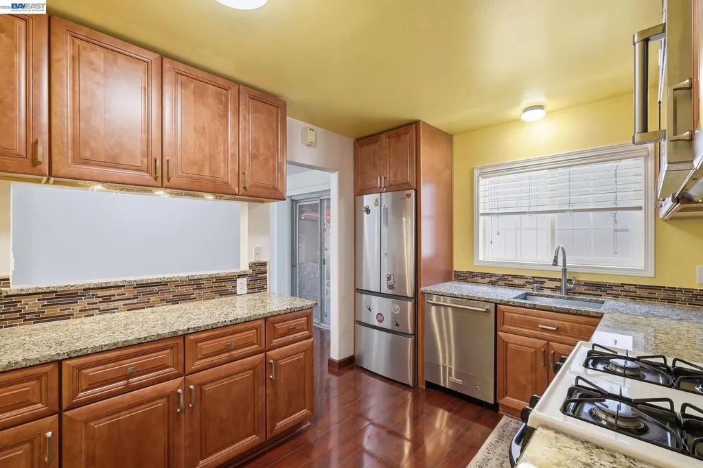 2043 Reynolds Street San Leandro CA 94577
