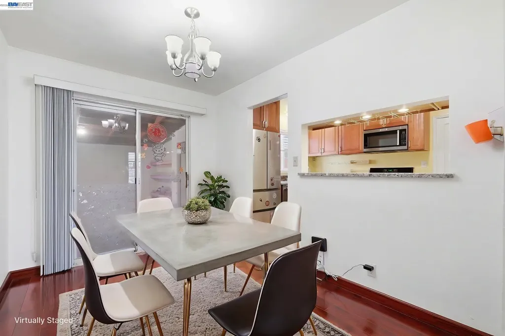 2043 Reynolds Street San Leandro CA 94577