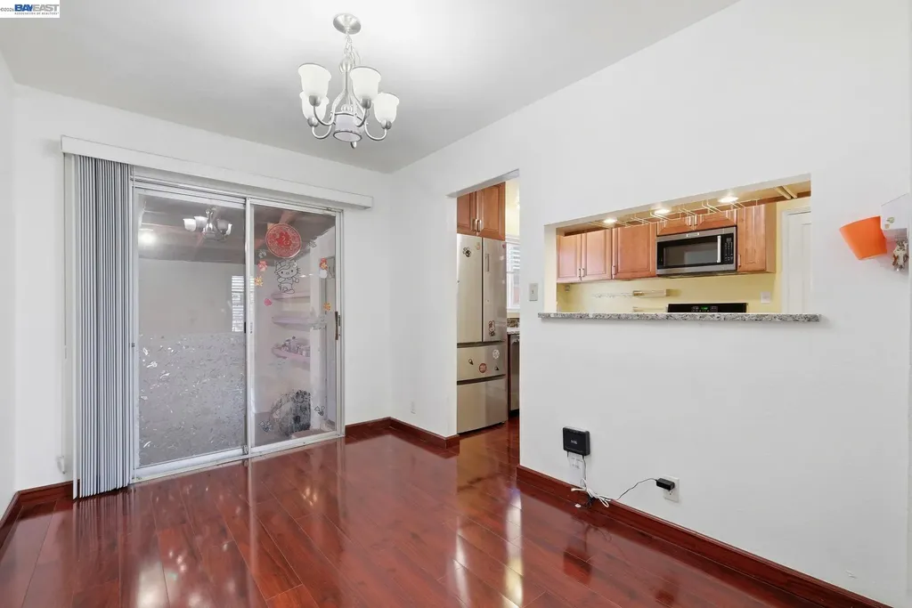 2043 Reynolds Street San Leandro CA 94577