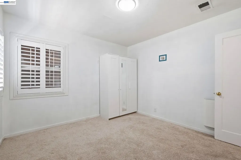 2043 Reynolds Street San Leandro CA 94577