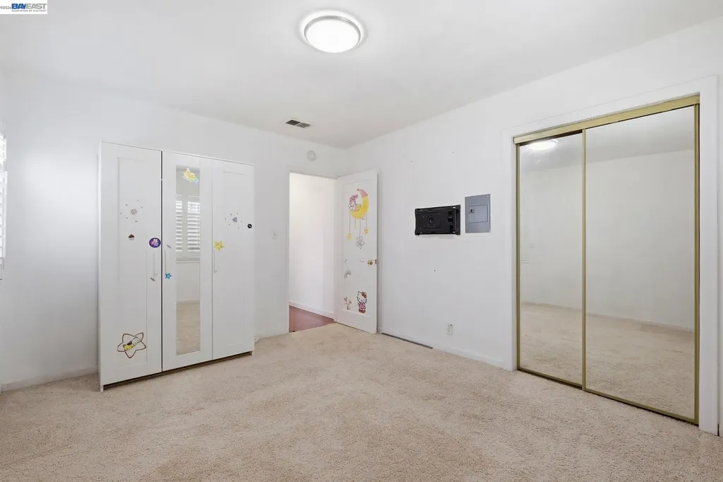 2043 Reynolds Street San Leandro CA 94577